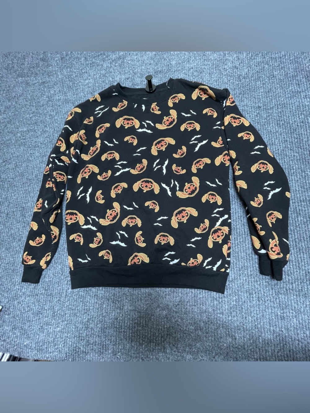 Disney women’s medium Stitch Halloween sweatshirt